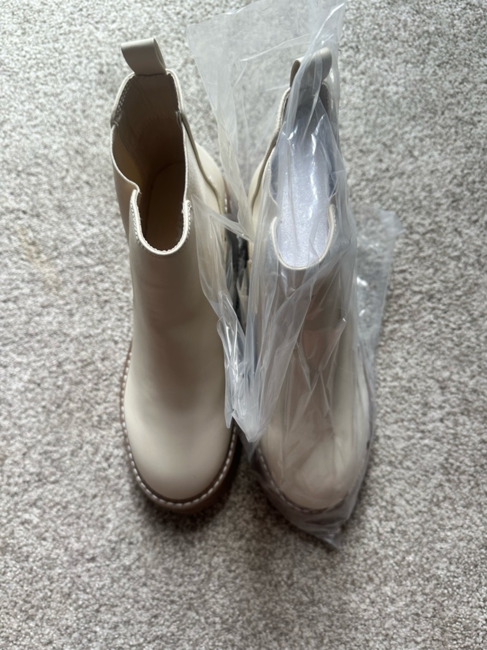 MIA Ali Chelsea Boots Ivory Malta Size 10 Chunky Heel Lug Sole NEW